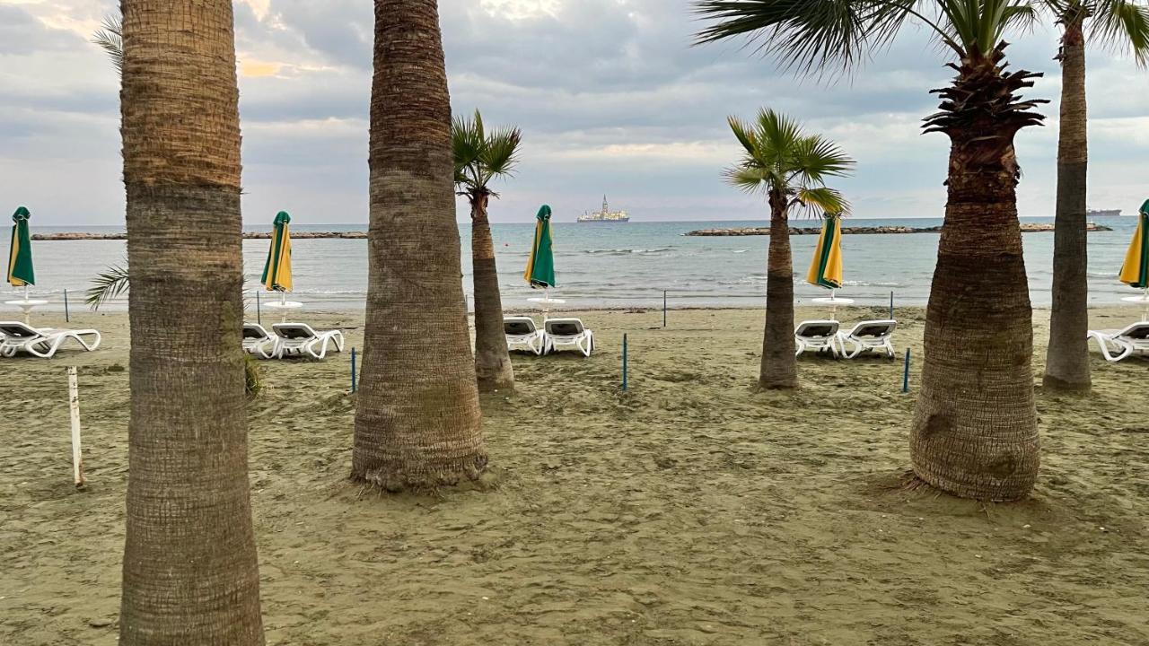 Beachfront Villa - Dasaki Larnaca Exterior foto